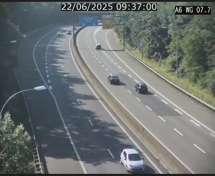 Traffic live webcam Luxembourg - Bridel - A6 - BK 7.7 - direction Belgique