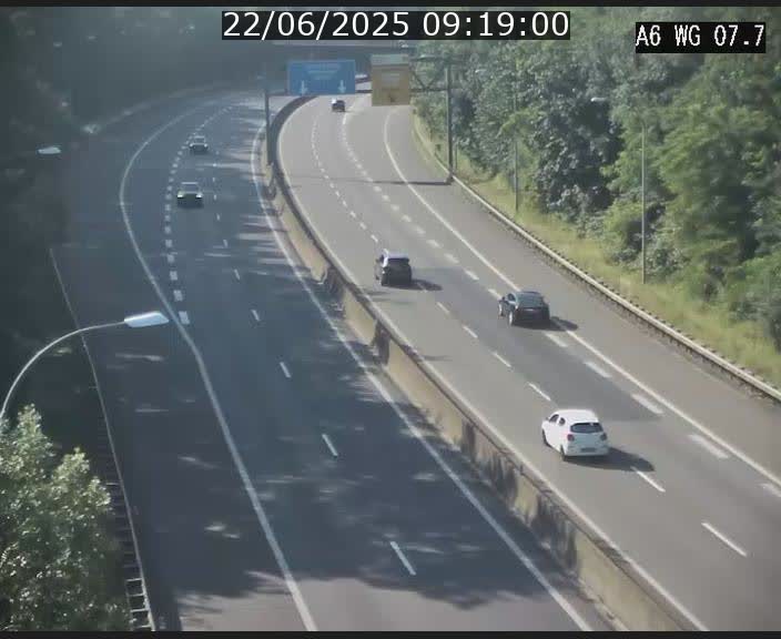 Traffic live webcam Luxembourg - Bridel - A6 - BK 7.7 - direction Belgique