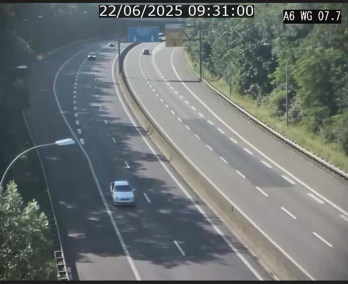 Traffic live webcam Luxembourg - Bridel - A6 - BK 7.7 - direction Belgique