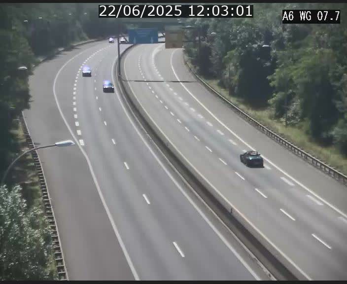 Traffic live webcam Luxembourg - Bridel - A6 - BK 7.7 - direction Belgique