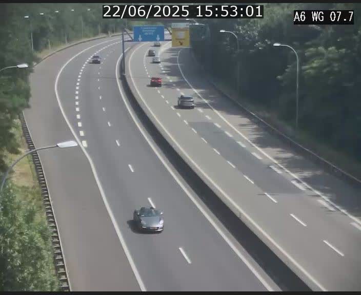 Traffic live webcam Luxembourg - Bridel - A6 - BK 7.7 - direction Belgique