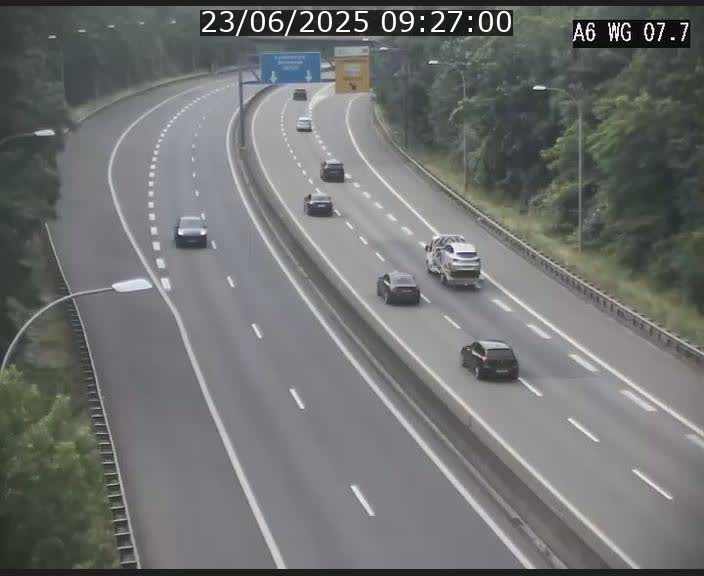 Traffic live webcam Luxembourg - Bridel - A6 - BK 7.7 - direction Belgique