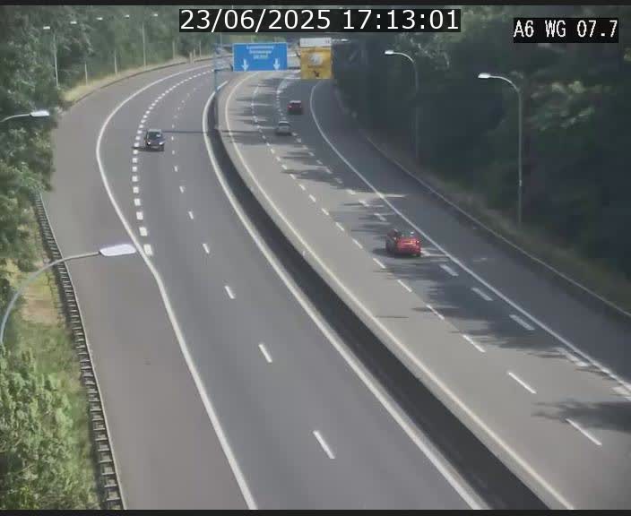 Traffic live webcam Luxembourg - Bridel - A6 - BK 7.7 - direction Belgique