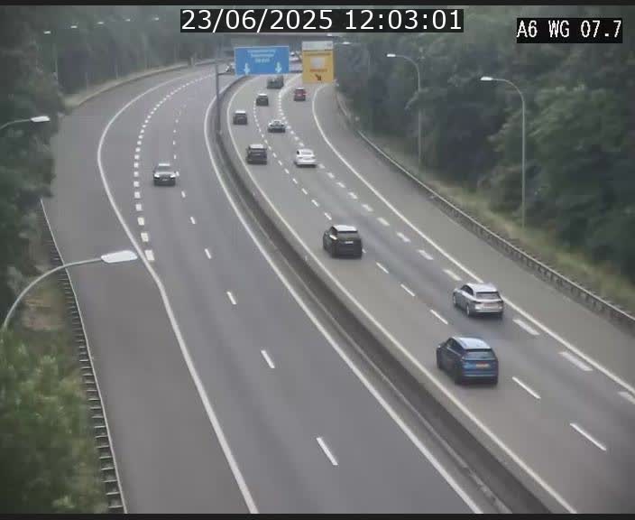 Traffic live webcam Luxembourg - Bridel - A6 - BK 7.7 - direction Belgique