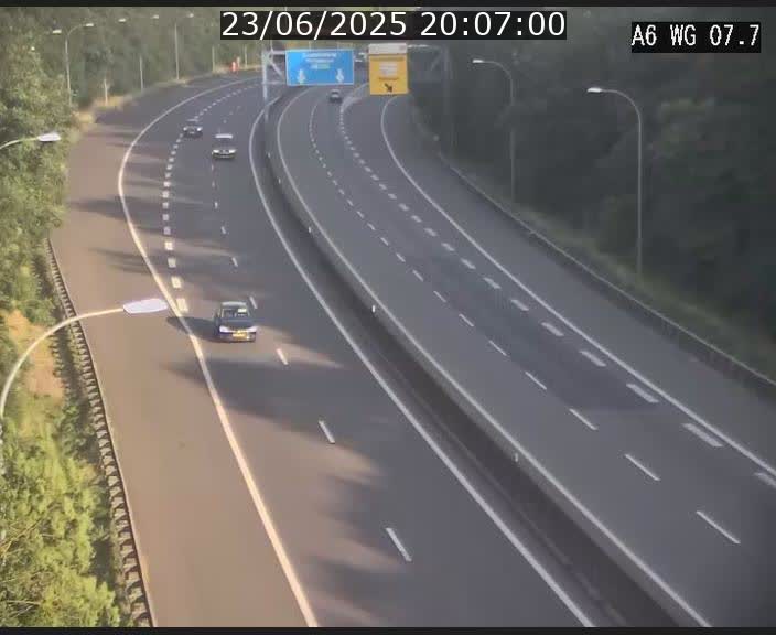 Traffic live webcam Luxembourg - Bridel - A6 - BK 7.7 - direction Belgique