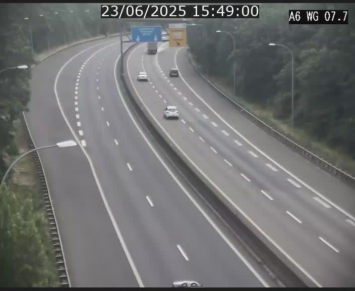 Traffic live webcam Luxembourg - Bridel - A6 - BK 7.7 - direction Belgique
