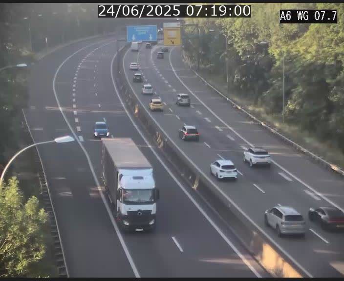 Traffic live webcam Luxembourg - Bridel - A6 - BK 7.7 - direction Belgique