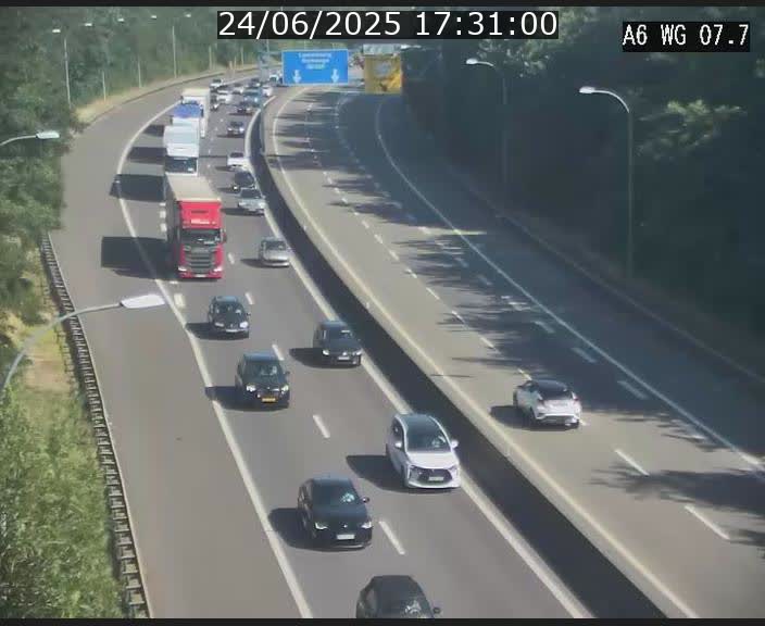 Traffic live webcam Luxembourg - Bridel - A6 - BK 7.7 - direction Belgique