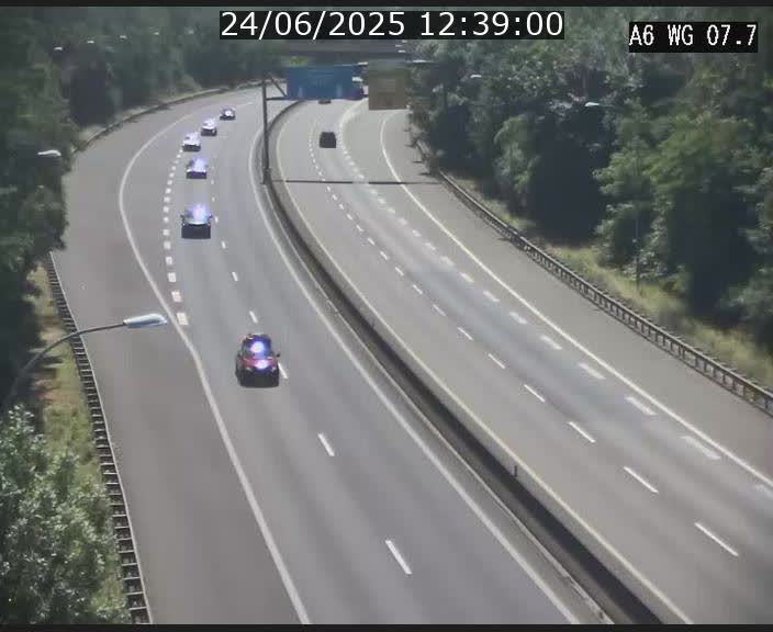Traffic live webcam Luxembourg - Bridel - A6 - BK 7.7 - direction Belgique