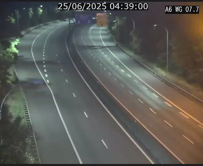 Traffic live webcam Luxembourg - Bridel - A6 - BK 7.7 - direction Belgique