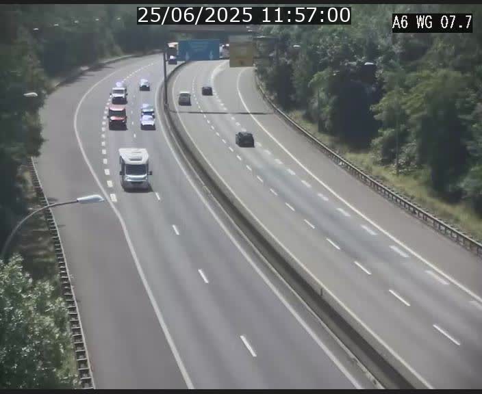 Traffic live webcam Luxembourg - Bridel - A6 - BK 7.7 - direction Belgique