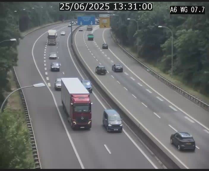 Traffic live webcam Luxembourg - Bridel - A6 - BK 7.7 - direction Belgique