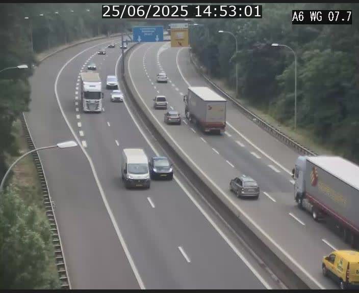 Traffic live webcam Luxembourg - Bridel - A6 - BK 7.7 - direction Belgique