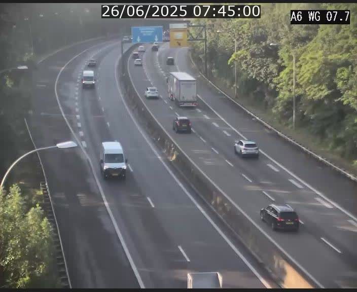 Traffic live webcam Luxembourg - Bridel - A6 - BK 7.7 - direction Belgique
