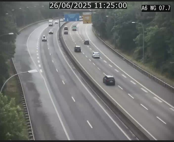 Traffic live webcam Luxembourg - Bridel - A6 - BK 7.7 - direction Belgique