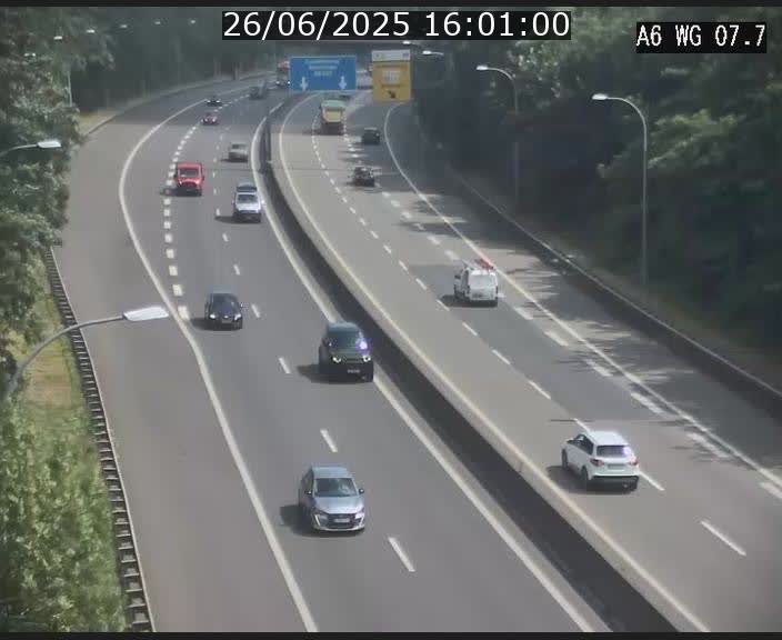 Traffic live webcam Luxembourg - Bridel - A6 - BK 7.7 - direction Belgique