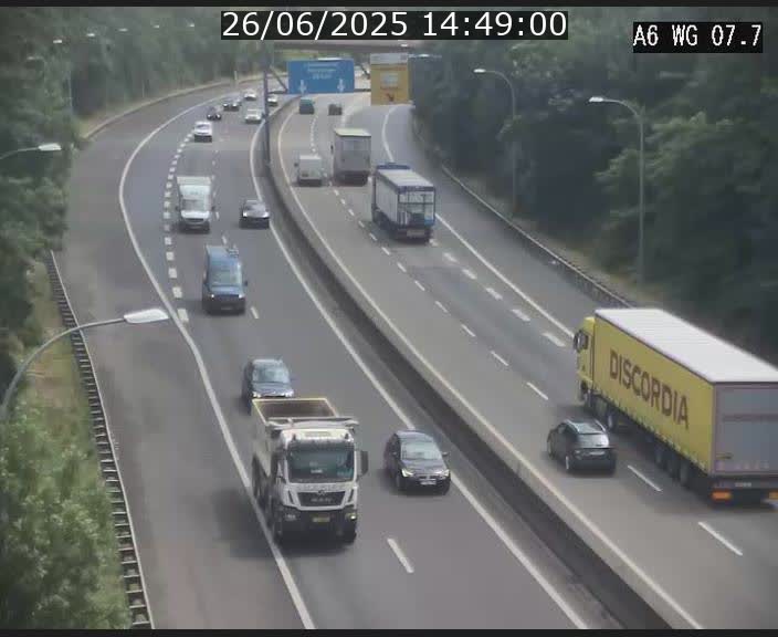 Traffic live webcam Luxembourg - Bridel - A6 - BK 7.7 - direction Belgique