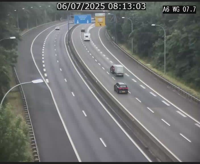 Traffic live webcam Luxembourg - Bridel - A6 - BK 7.7 - direction Belgique