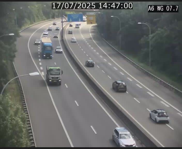 Traffic live webcam Luxembourg - Bridel - A6 - BK 7.7 - direction Belgique