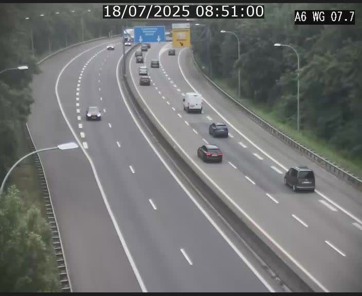 Traffic live webcam Luxembourg - Bridel - A6 - BK 7.7 - direction Belgique