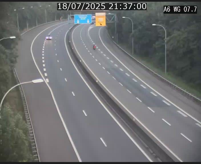 Traffic live webcam Luxembourg - Bridel - A6 - BK 7.7 - direction Belgique