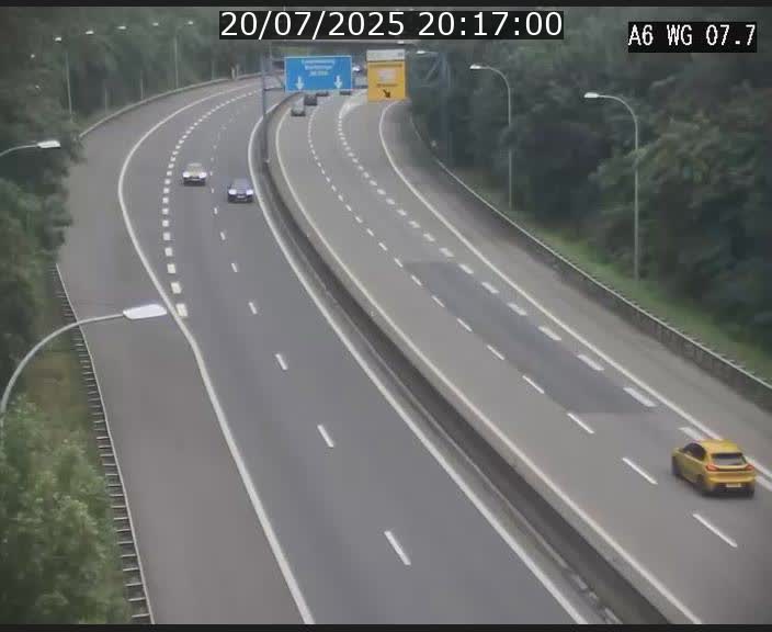 Traffic live webcam Luxembourg - Bridel - A6 - BK 7.7 - direction Belgique