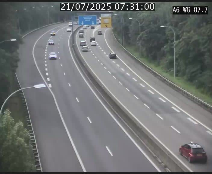 Traffic live webcam Luxembourg - Bridel - A6 - BK 7.7 - direction Belgique