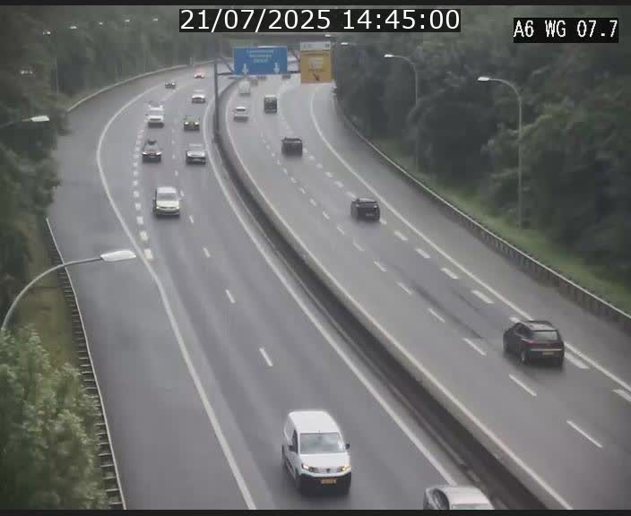 Traffic live webcam Luxembourg - Bridel - A6 - BK 7.7 - direction Belgique