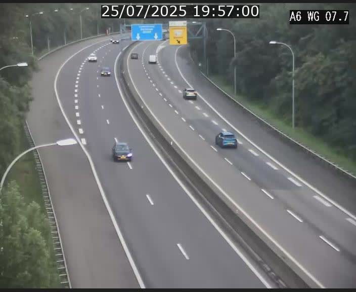 Traffic live webcam Luxembourg - Bridel - A6 - BK 7.7 - direction Belgique