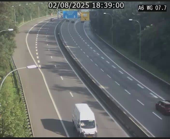 Traffic live webcam Luxembourg - Bridel - A6 - BK 7.7 - direction Belgique