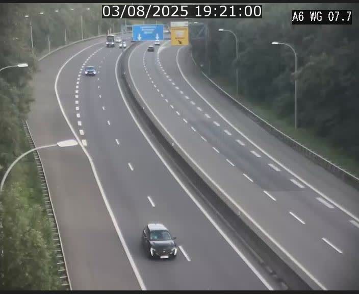 Traffic live webcam Luxembourg - Bridel - A6 - BK 7.7 - direction Belgique