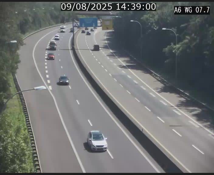 Traffic live webcam Luxembourg - Bridel - A6 - BK 7.7 - direction Belgique