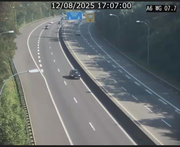 Traffic live webcam Luxembourg - Bridel - A6 - BK 7.7 - direction Belgique