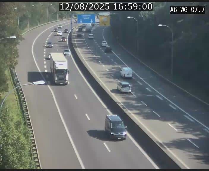 Traffic live webcam Luxembourg - Bridel - A6 - BK 7.7 - direction Belgique