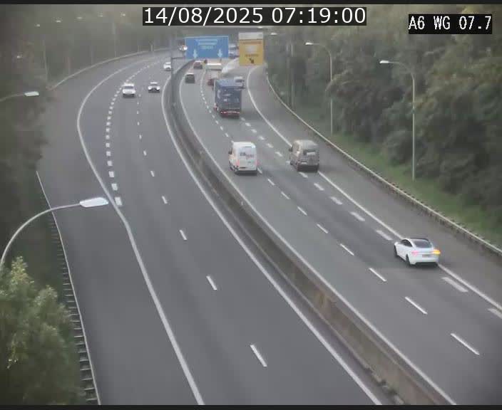 Traffic live webcam Luxembourg - Bridel - A6 - BK 7.7 - direction Belgique