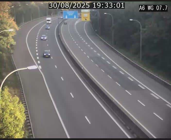 Traffic live webcam Luxembourg - Bridel - A6 - BK 7.7 - direction Belgique