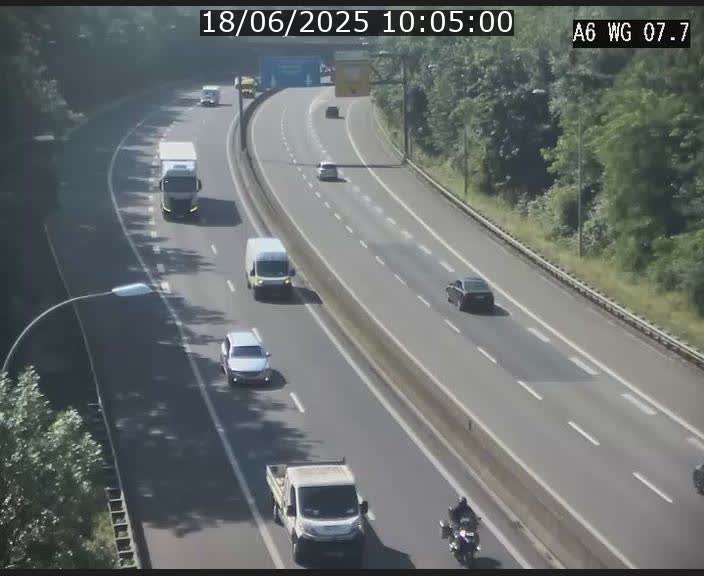 Traffic live webcam Luxembourg - Bridel - A6 - BK 7.7 - direction Belgique