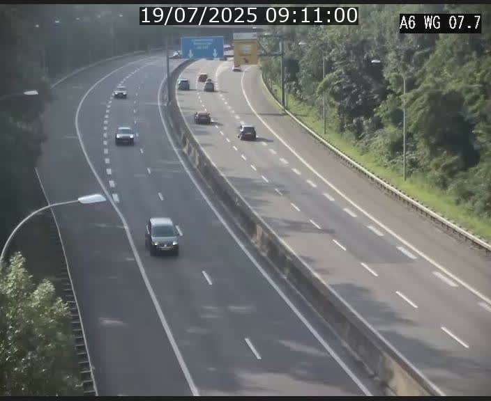 Traffic live webcam Luxembourg - Bridel - A6 - BK 7.7 - direction Belgique