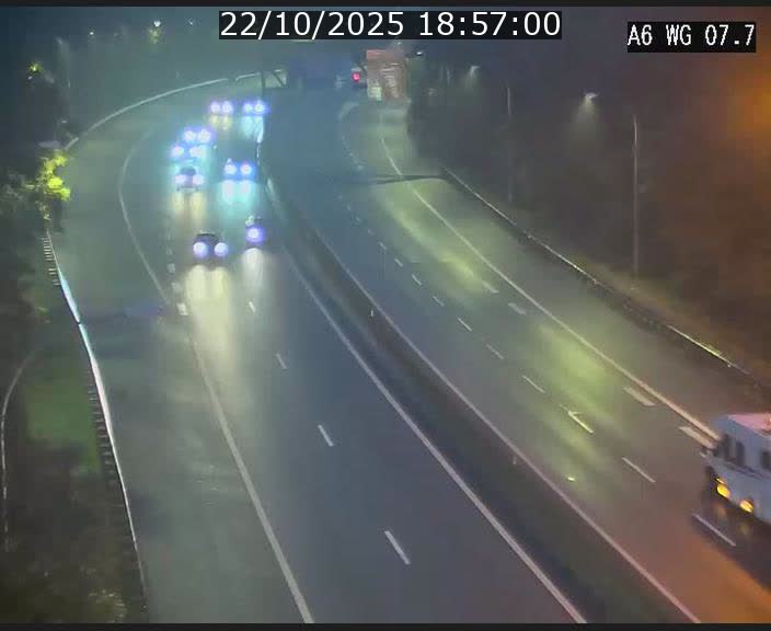 <h2>Traffic live webcam Luxembourg - Bridel - A6 - BK 7.7 - direction Belgique</h2>