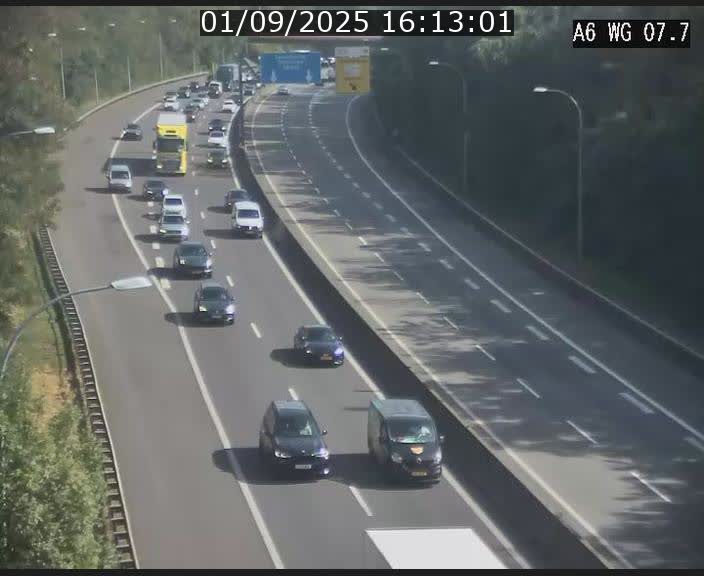 <h2>Traffic live webcam Luxembourg - Bridel - A6 - BK 7.7 - direction Belgique</h2>