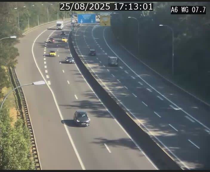 <h2>Traffic live webcam Luxembourg - Bridel - A6 - BK 7.7 - direction Belgique</h2>