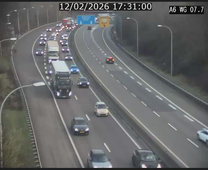 <h2>Traffic live webcam Luxembourg - Bridel - A6 - BK 7.7 - direction Belgique</h2>