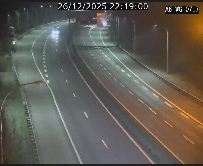 Traffic live webcam Luxembourg - Bridel - A6 - BK 7.7 - direction Belgique