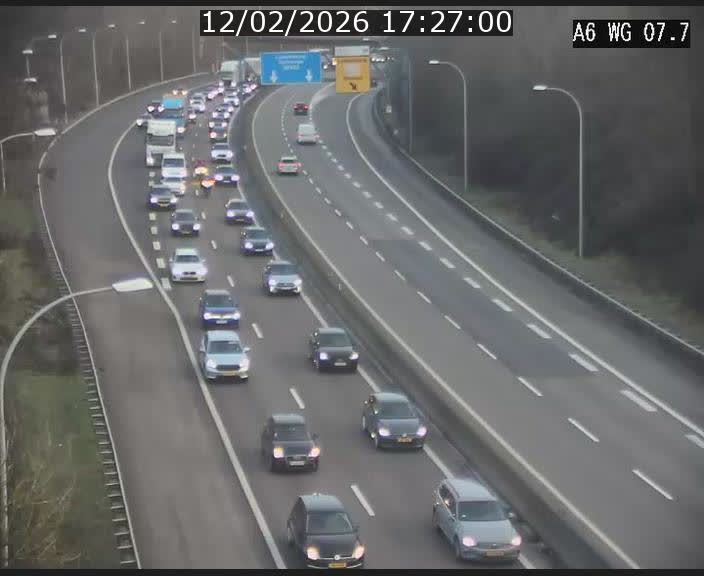 <h2>Traffic live webcam Luxembourg - Bridel - A6 - BK 7.7 - direction Belgique</h2>