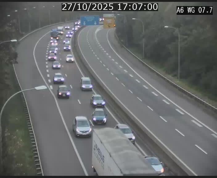 <h2>Traffic live webcam Luxembourg - Bridel - A6 - BK 7.7 - direction Belgique</h2>