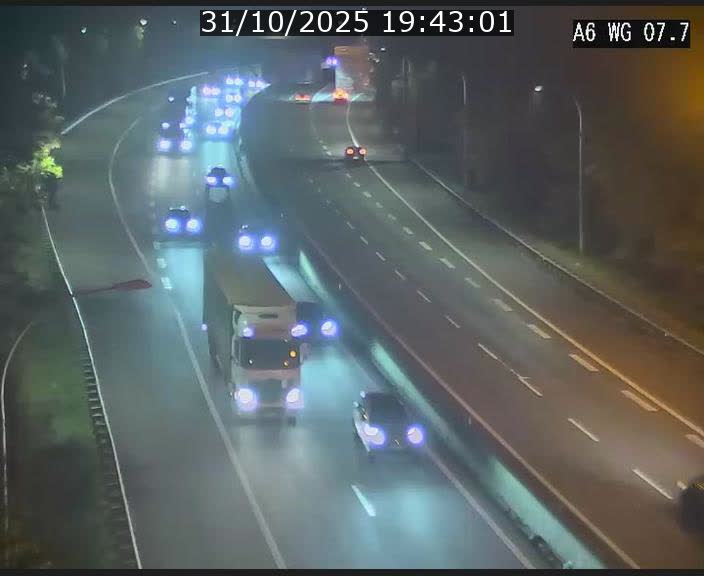 <h2>Traffic live webcam Luxembourg - Bridel - A6 - BK 7.7 - direction Belgique</h2>