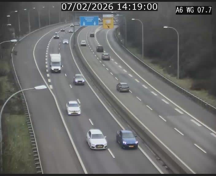 <h2>Traffic live webcam Luxembourg - Bridel - A6 - BK 7.7 - direction Belgique</h2>