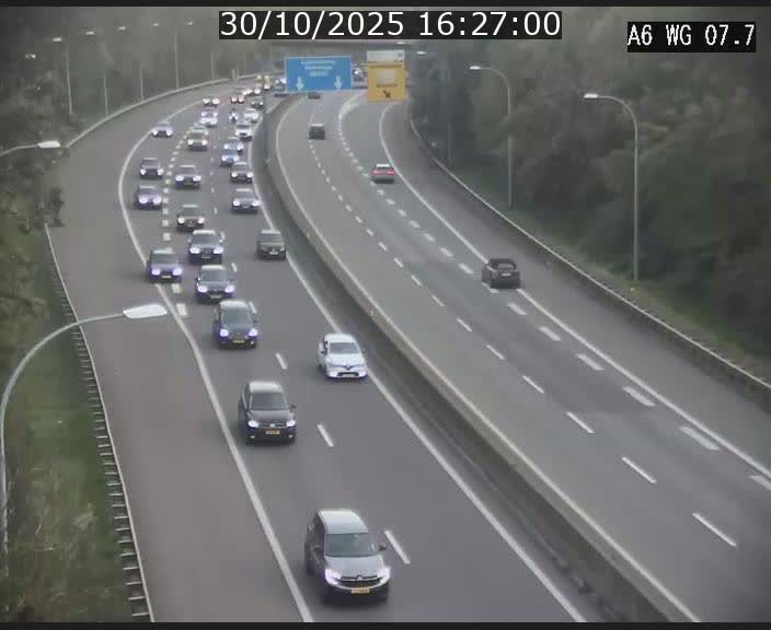 <h2>Traffic live webcam Luxembourg - Bridel - A6 - BK 7.7 - direction Belgique</h2>
