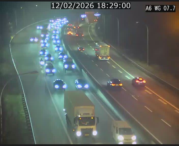 <h2>Traffic live webcam Luxembourg - Bridel - A6 - BK 7.7 - direction Belgique</h2>