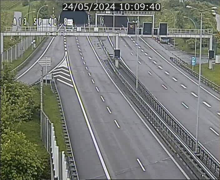 Webcam avec vue sur l'entrée côté allemand du tunnel Markusbierg à Schengen. Vue orientée vers le tunnel et Bettembourg
